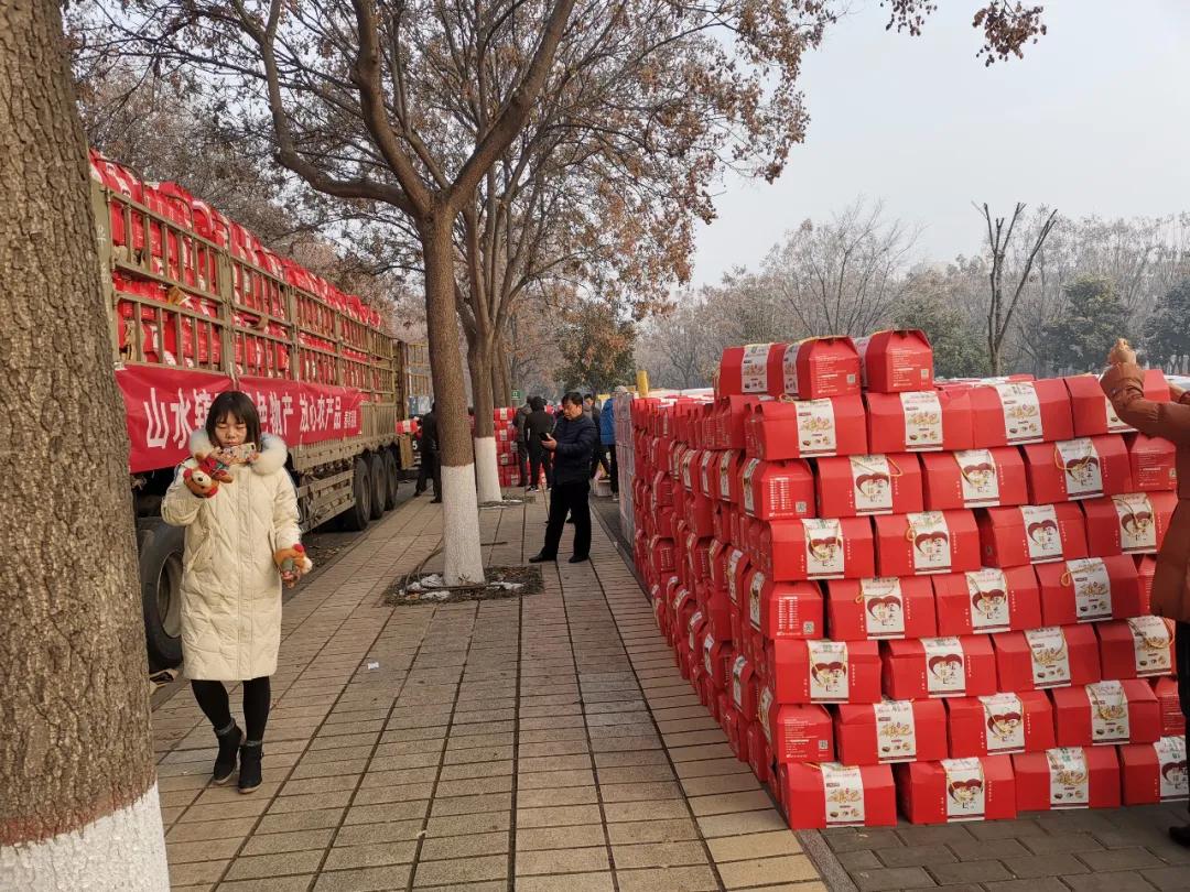 电商发力，把镇巴绿色农特产品推向大市场