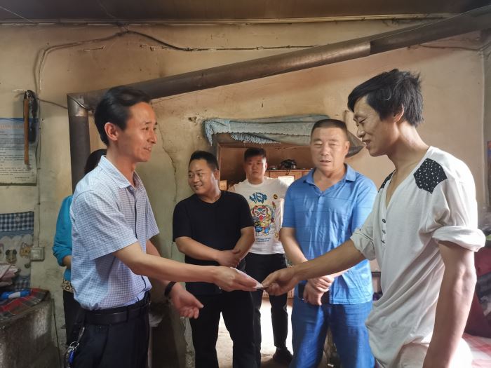 黄龙县圪台乡：走访慰问老党员，浓浓关怀暖人心