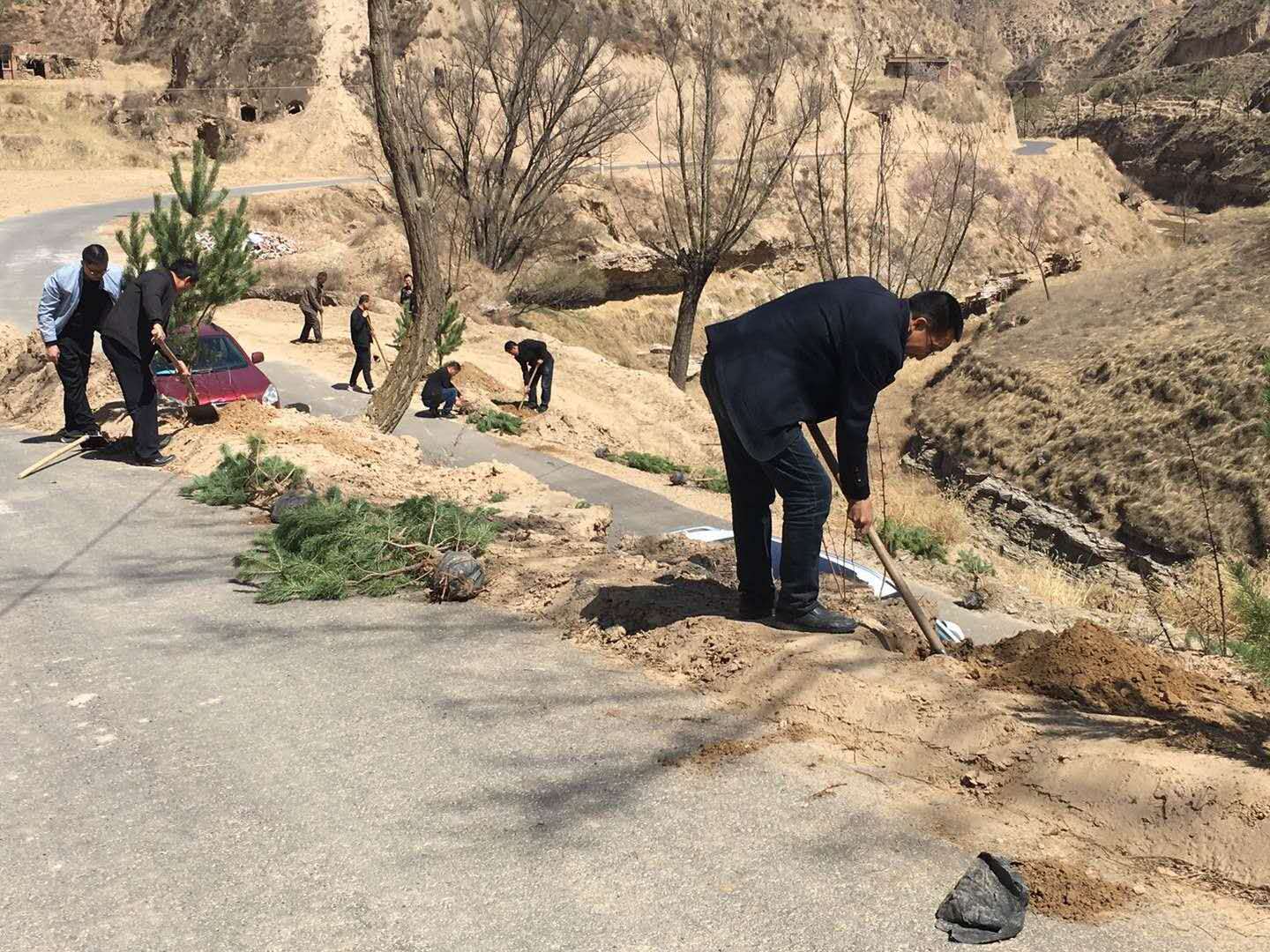 子长市李家岔镇：强化环境卫生整治，建设美丽富裕新农村