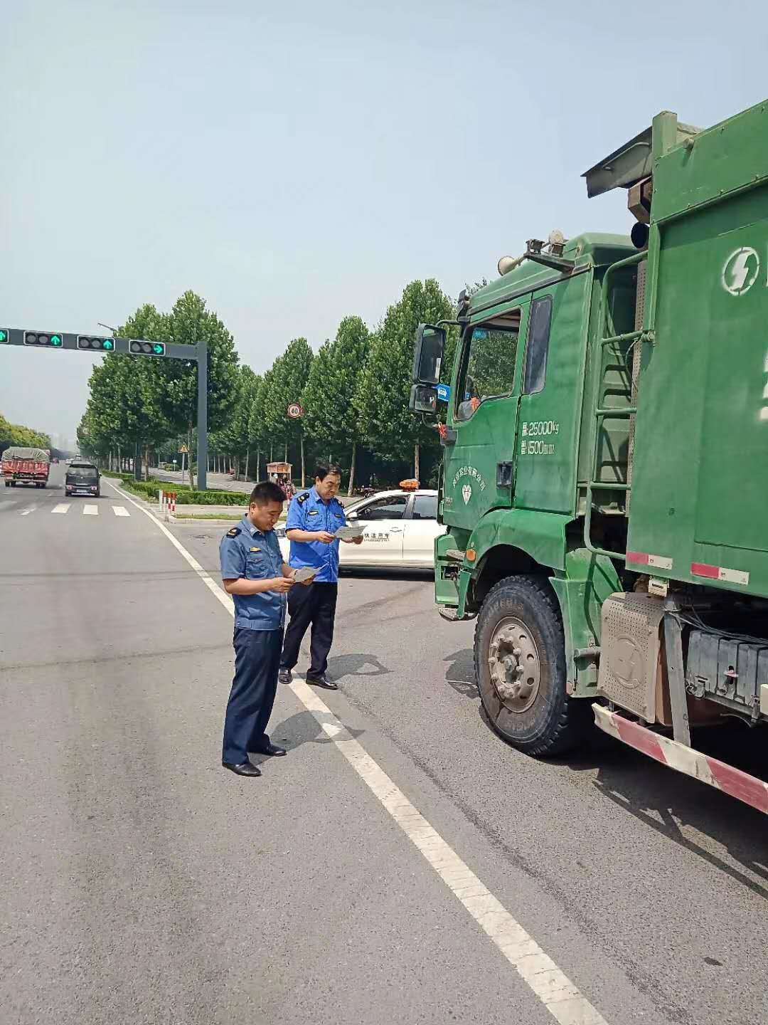 咸阳市运管所：扬尘污染防治，助力“蓝天保卫战”