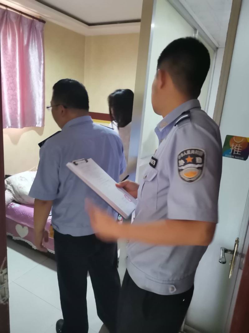 榆阳公安分局崇文路派出所：开展行业场所整治，维护辖区治安稳定