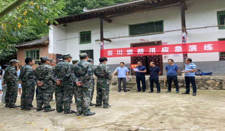 丹凤县蔡川镇：发挥党员锋模范作用，筑牢防汛安全堤坝