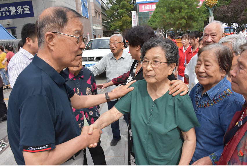 老骥伏枥志在千里！延安大学附属医院召开欢迎曲凌老主任回院座谈会