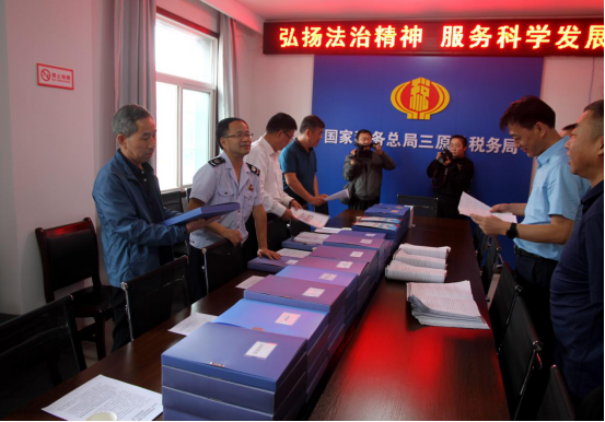 咸阳市“七五”普法检查验收组在三原局开展检查验收
