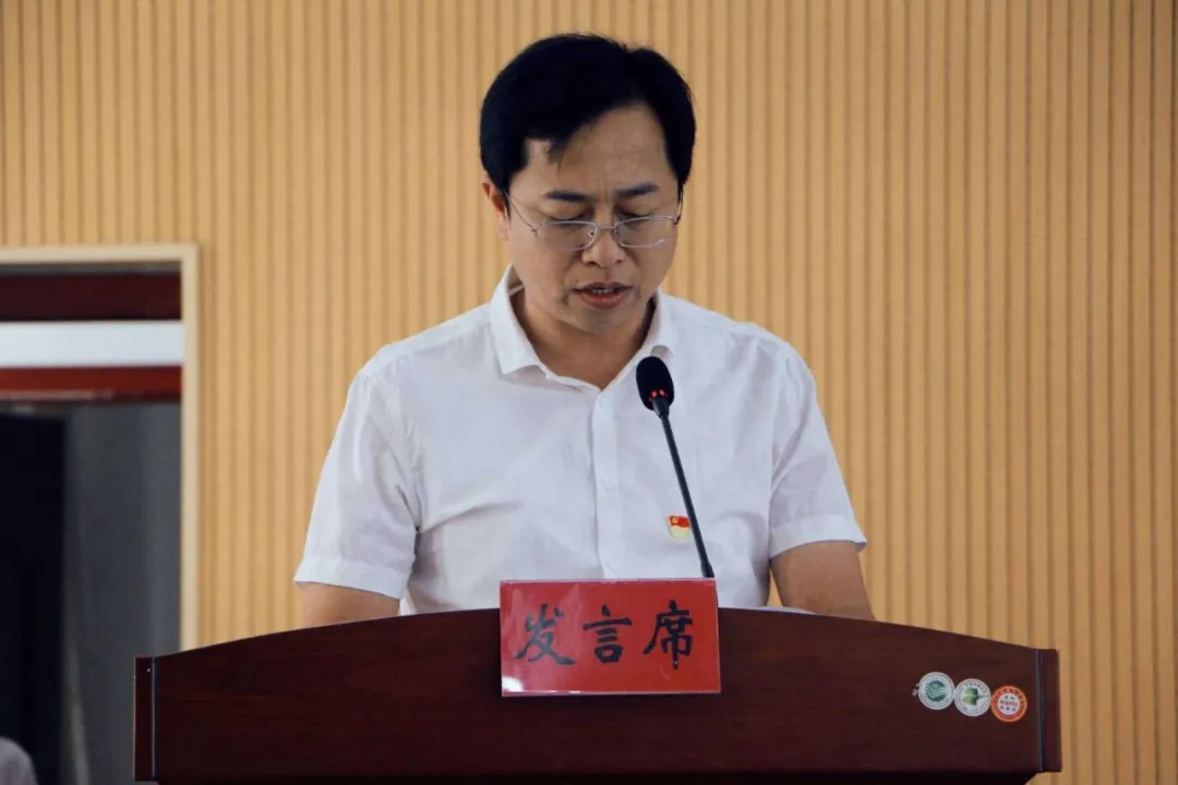 神木市店塔镇：表彰先进树典型 立德树人谋发展
