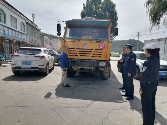 甘泉交警：杜绝违法改装，消除交通安全隐患