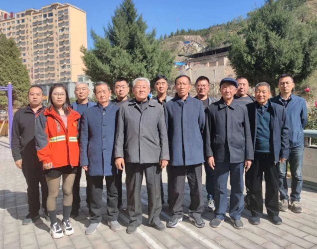 延川公路段：重阳节送温暖  关爱退休老职工