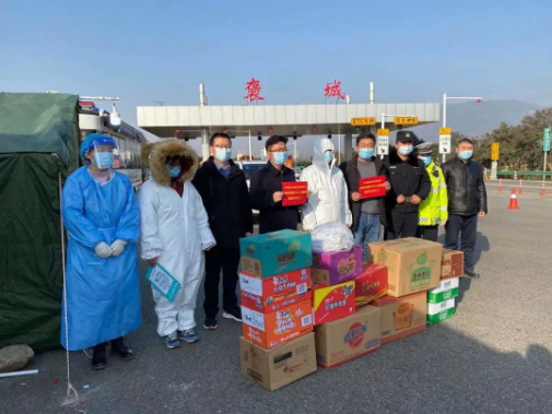 汉台区河东店镇：一批爱心物资捐赠  暧了疫情防控人心