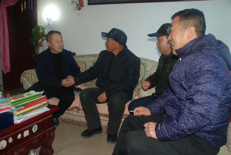 洛南公路管理段：走访慰问劳模让劳模精神放异彩