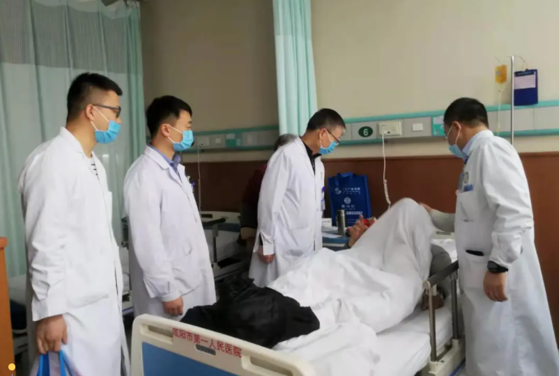 咸阳市第一人民医院：“腹藏玄机”竟是巨大罕见肿瘤作怪！