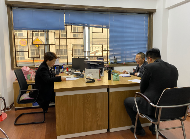 紫阳法院：开展大走访活动，广泛征求意见建议