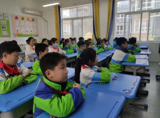 汉阴县人民医院：解群众疑难 传科学观念