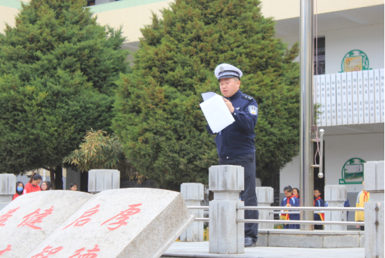 黄龙县公安局交管大队：推进平安校园建设，倡导文明交通出行