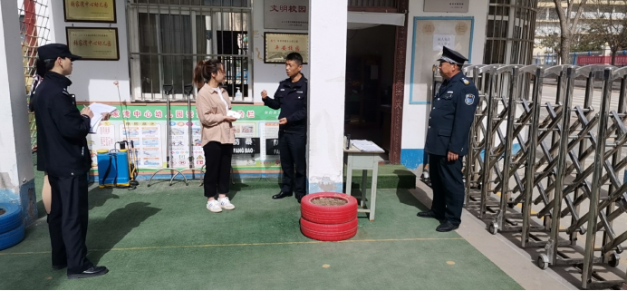 富县公安局张家湾派出所：开展校园安全检查，净化校园治安环境