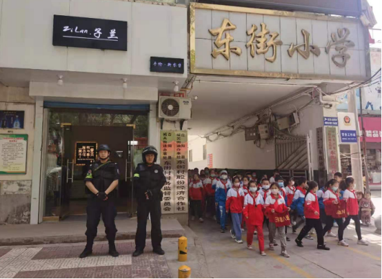 合阳县公安局：坚守“护学岗”，撑起“平安伞”