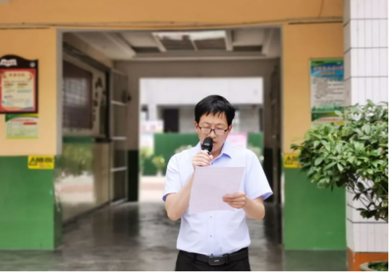 防震减灾，安全至上 ——安康市恒口示范区恒口小学开展防震避险疏散演练