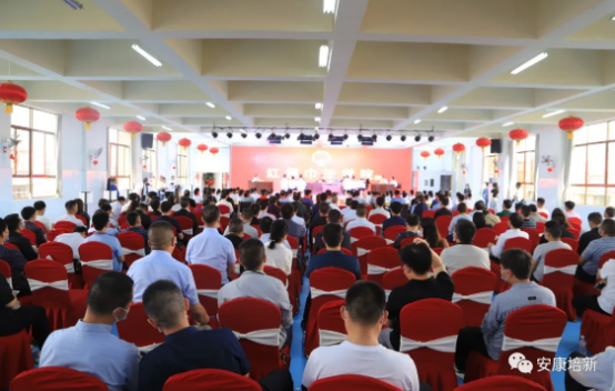 汉滨区“红领巾法学院”模拟法庭在安康市汉滨区培新小学成功举办