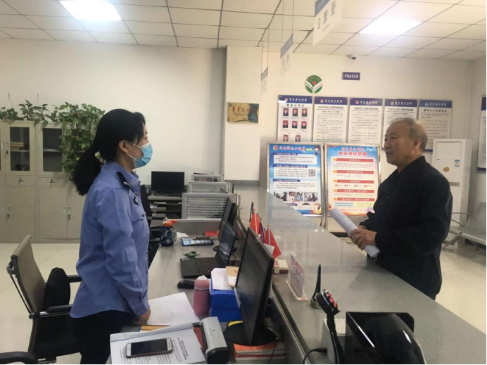 淳化公安：群众办事不断档  “延时服务”暖民心