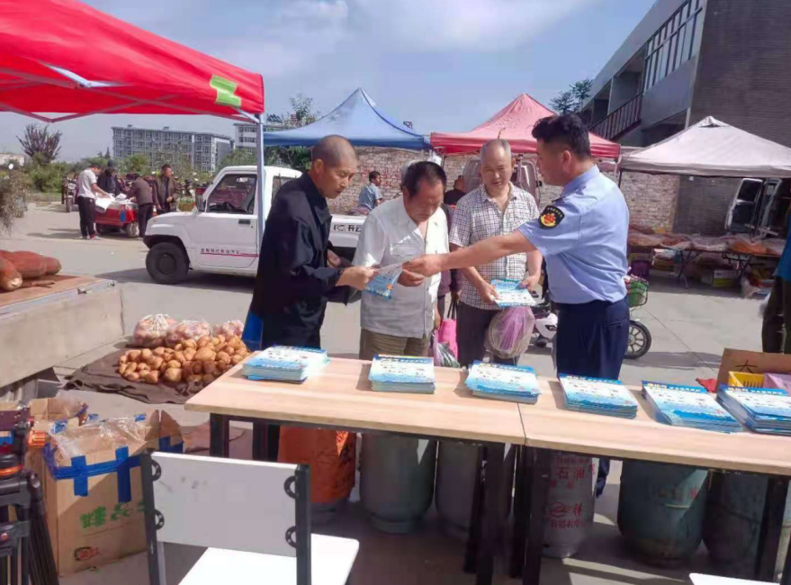 华阴市孟塬市场监管所：消防宣传“赶大集” 安全知识入民心