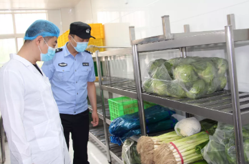 西安市公安局碑林分局：食品安全快检进校园 保障群众“舌尖上安全”