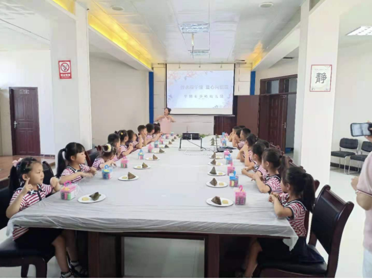 华阴市图书馆举办端午少儿活动