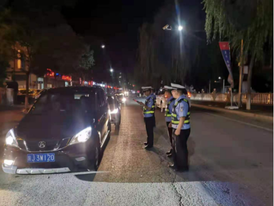 黄龙交警全力开展酒醉驾专项整治行动