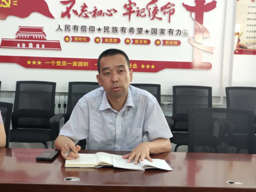 延安市公路局质量安全科科长刘晓勇一行到延川公路段开展汛期安全督查