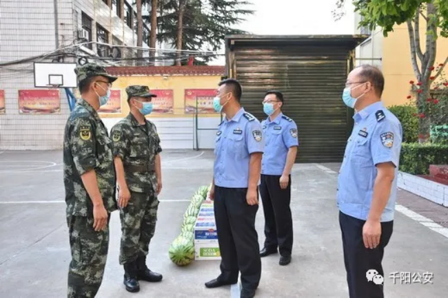千阳公安：八一慰问送关怀 军警鱼水情谊深