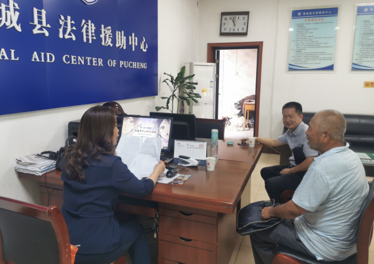 六旬老人骑行十七公里   只为一句“谢谢”