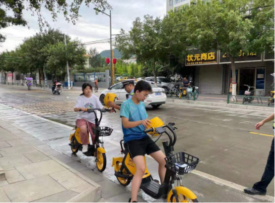 黄龙县公安局交管大队：“白+黑”模式重拳整治交通违法，助力文明城市创建