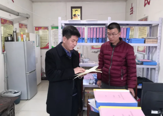 薛鹏飞到清涧县乐堂堡便民服务中心督导调研