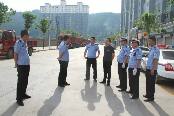 甘泉公安交警开展夏季交通安全攻坚行动严整治降事故