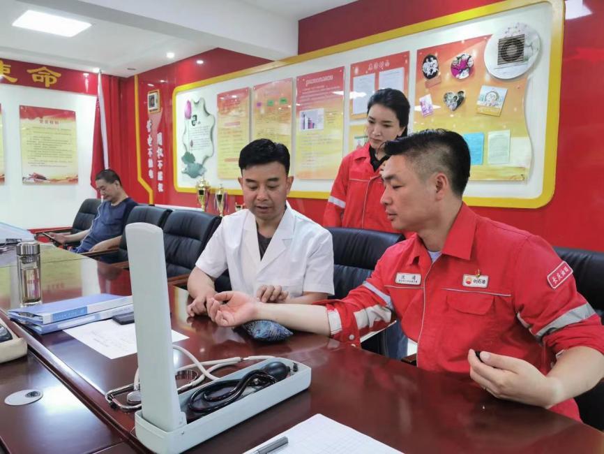 c69b021e1c4a4bb699b5c8a58599bc9