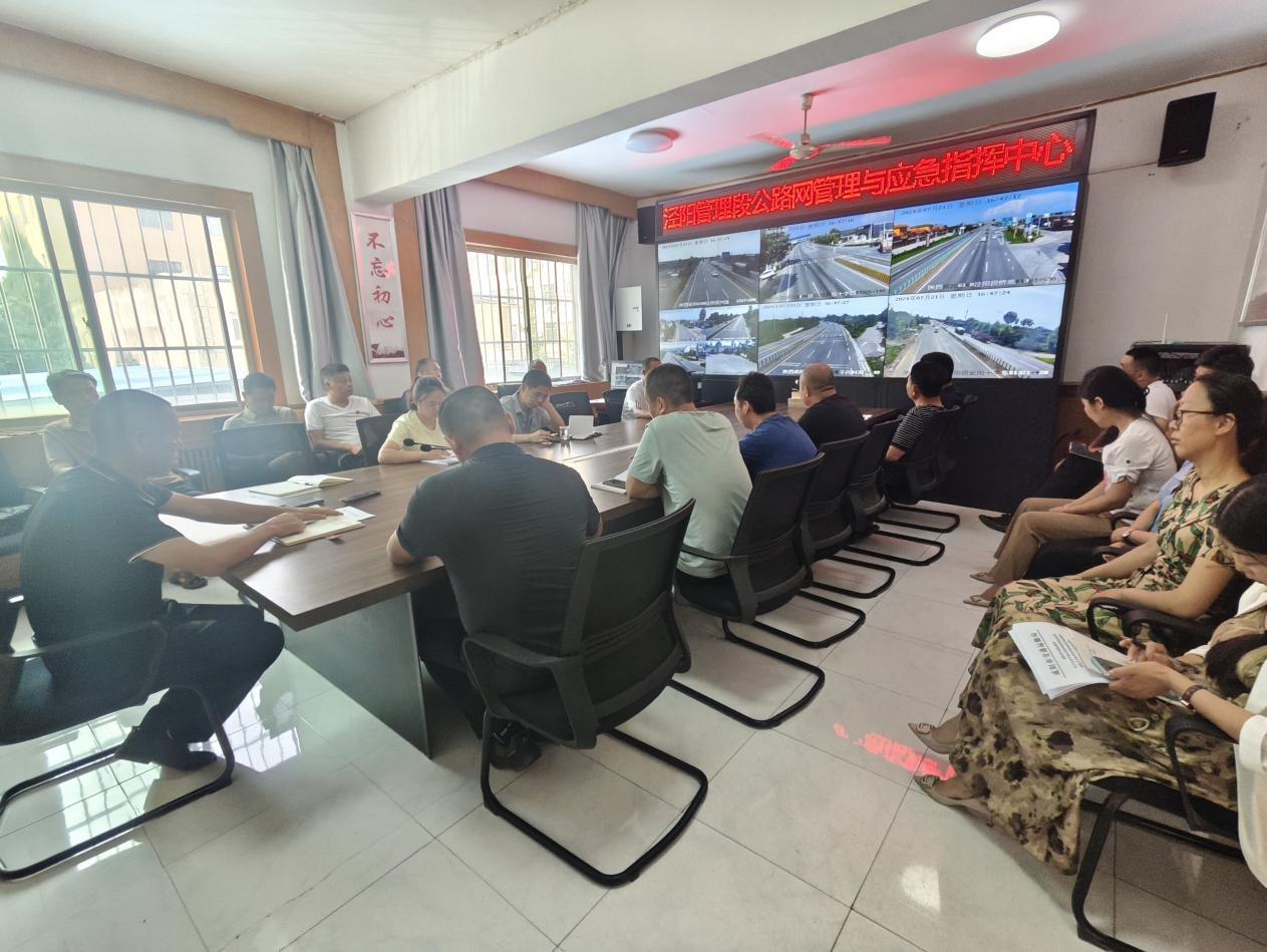 ac6340e369e7cd4ce896238b71f6e00