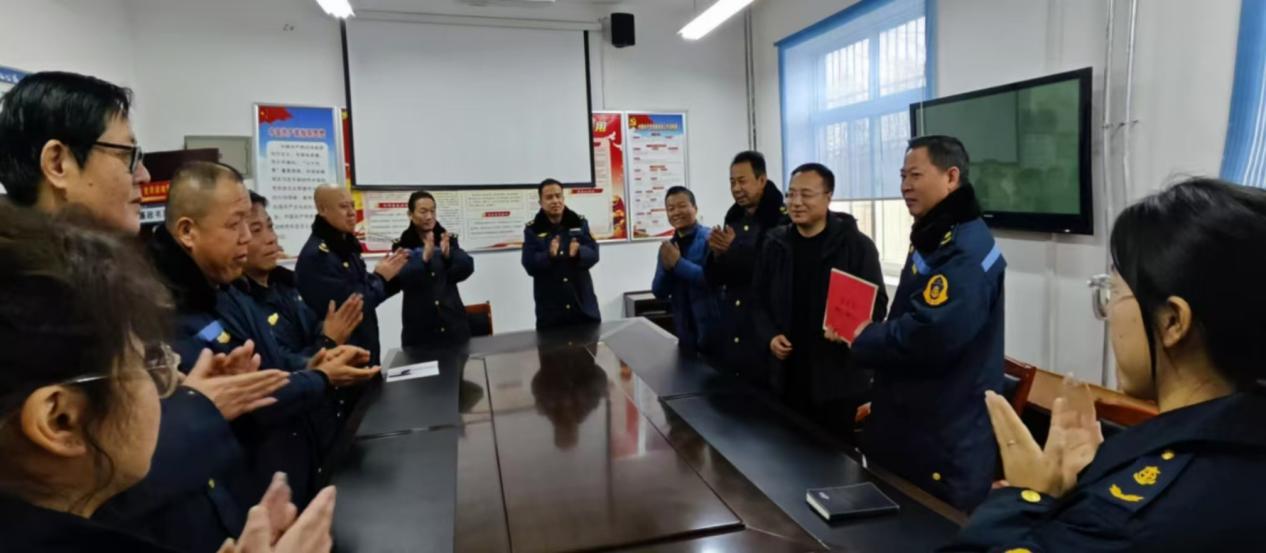 04f82476053ee4ae2d32e7d8b166f6c